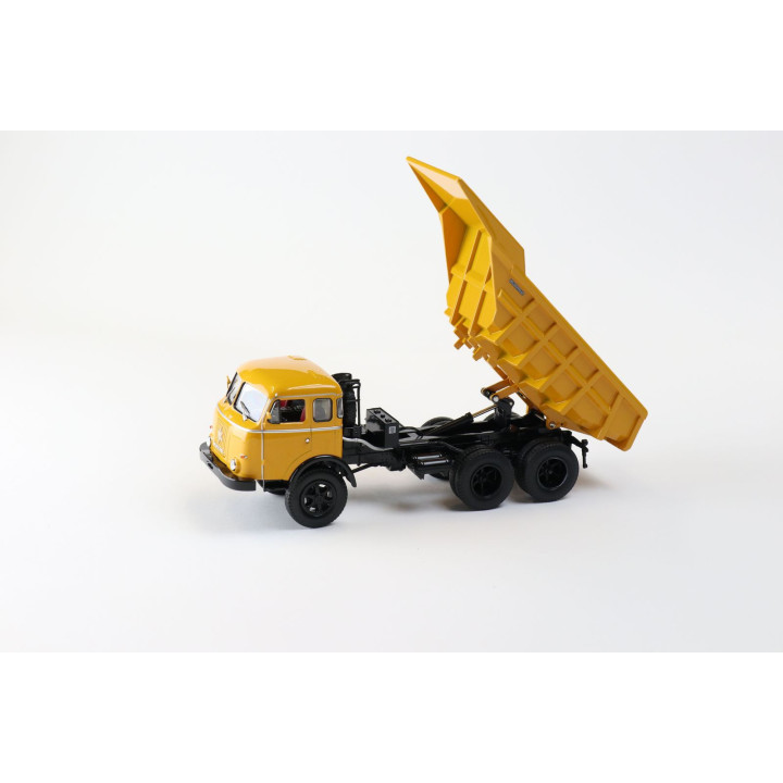 Henschel HS3 180 TAK 1956 Jaune