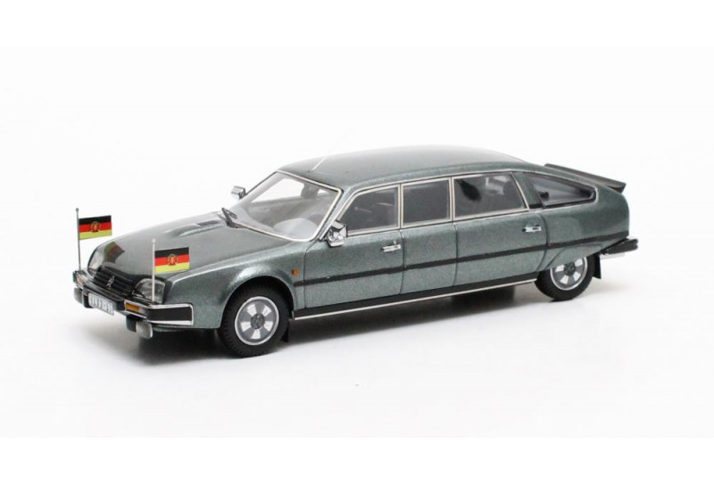 Citroen CX Limousine DDR with Flags grey metallic 1985