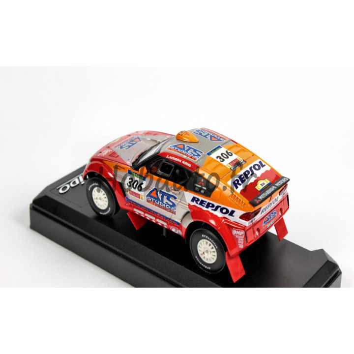 Mitsubishi Pajero MPR 11 – Dakar 2005 – Peterhansel